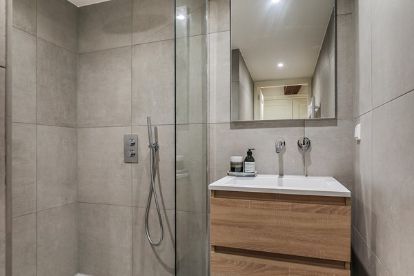 Medium property photo - Nieuwezijds Voorburgwal, 1012 RZ Amsterdam